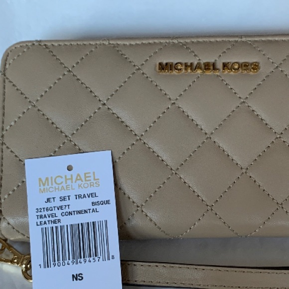 Michael Kors Bisque Quilted Leather Wallet Wristlet NWT Jet Set Continental - Picture 6 of 6